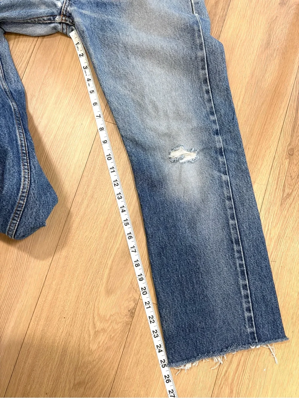 Levis 505 Straight Fit Jeans Mens 30x30 Distressed Raw Hem Medium Wash